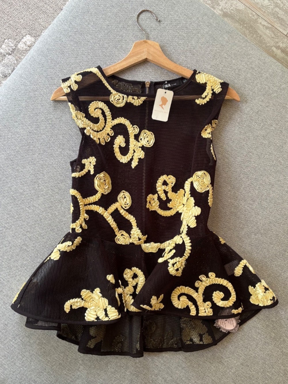 NWT - Mesh + Ribbon Peplum top - Picture 3 of 7